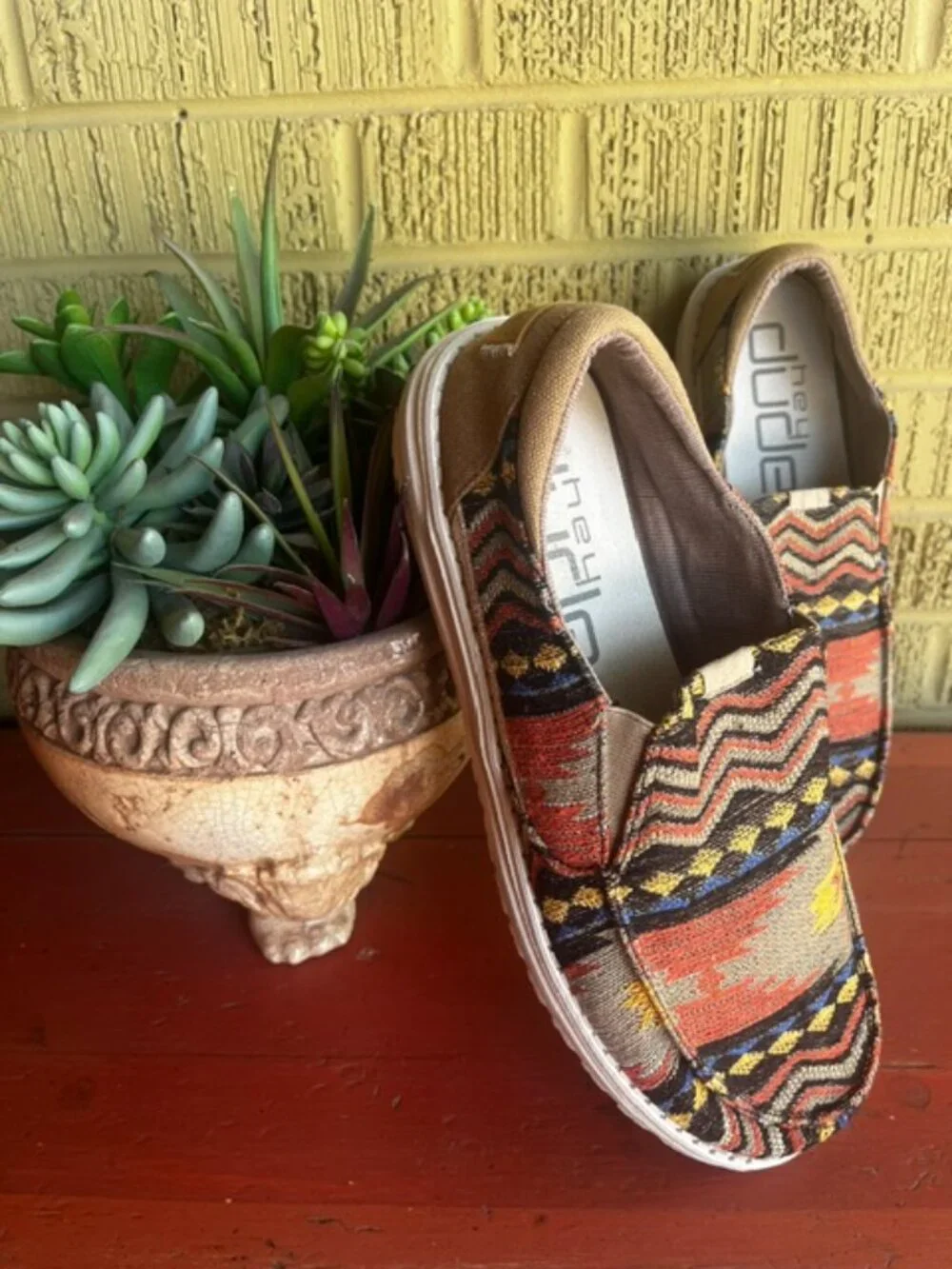 Hey Dude am selling